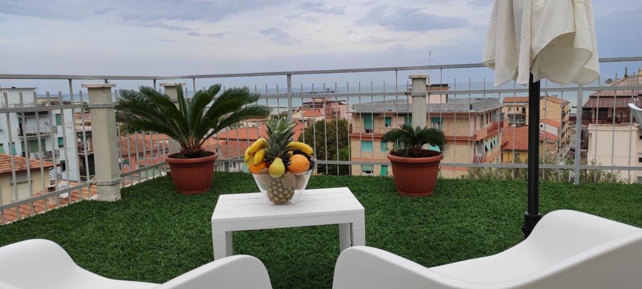 La Terrazza Apartment Falconara Marittima Exterior foto